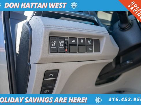 Used 2023 Honda Odyssey Elite image 17