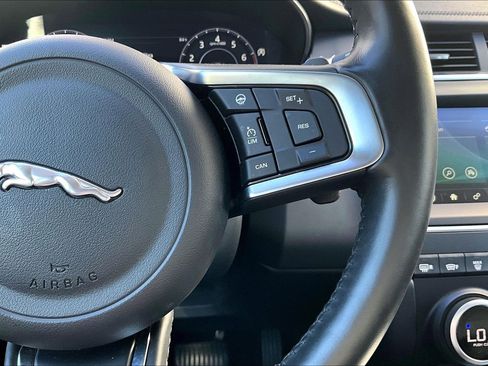 Used 2020 Jaguar E-PACE SE image 19