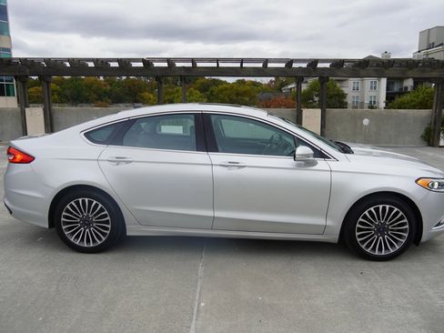 Used 2017 Ford Fusion SE image 34