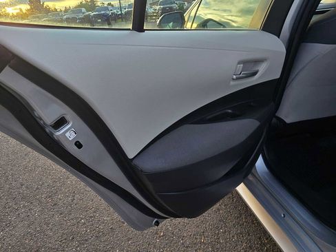 Used 2020 Toyota Corolla LE image 17