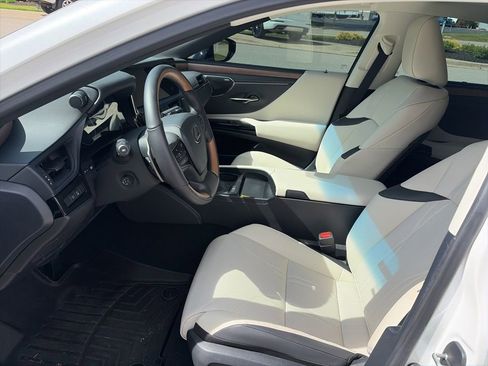 Used 2024 Lexus ES 350 Ultra Luxury w/ Accessory Package (Z2) FWD image 4
