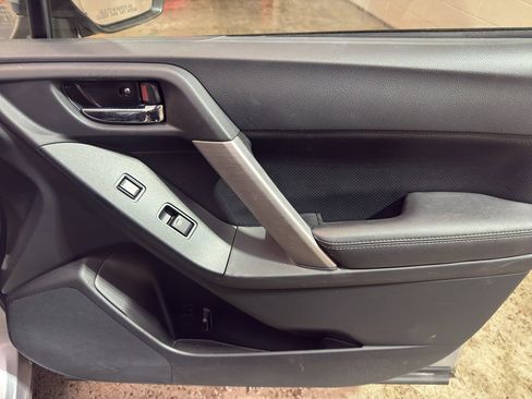 Used 2015 Subaru Forester 2.5i Limited image 21