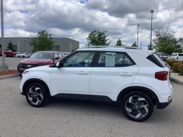 Used 2026 Hyundai Venue SEL FWD image 9