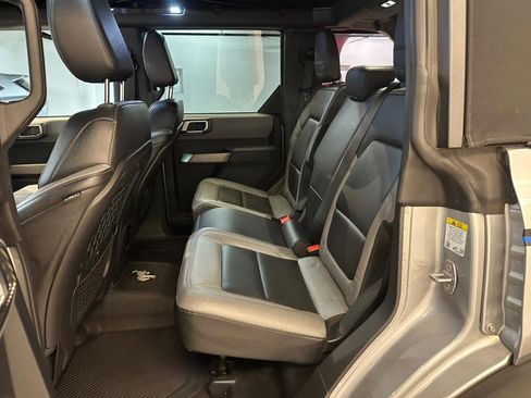 Used 2022 Ford Bronco Black Diamond image 19