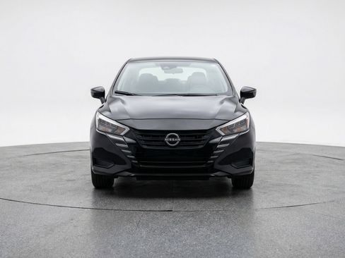 Used 2025 Nissan Versa SV FWD image 2