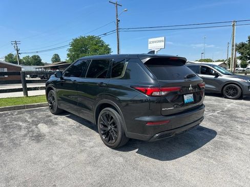 Used 2023 Mitsubishi Outlander SE AWD/4WD image 4