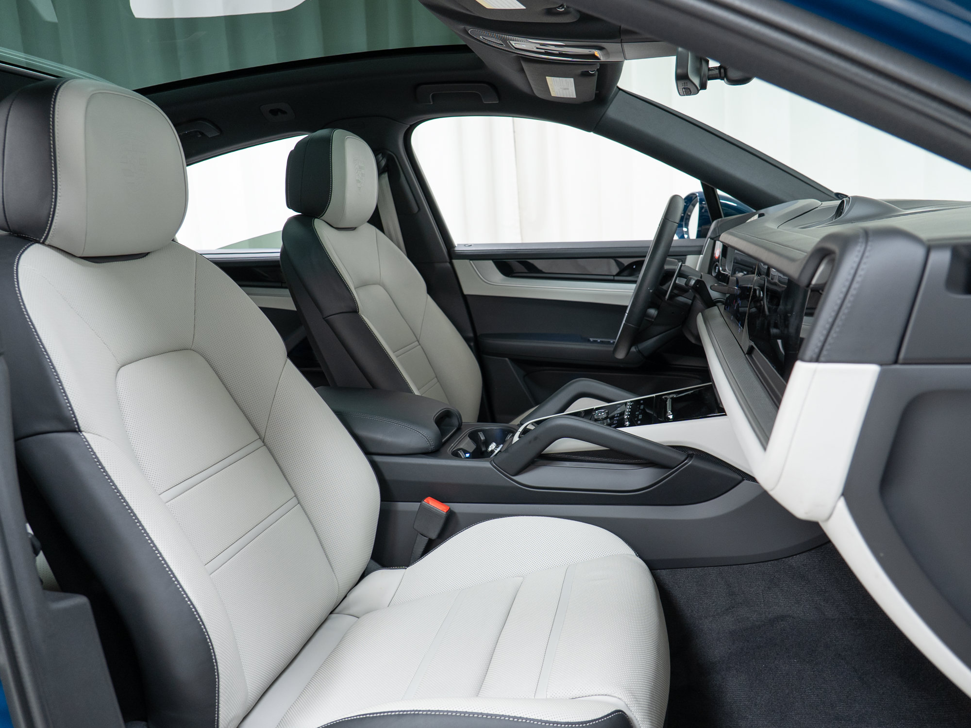 Certified 2026 Porsche Cayenne Coupe AWD/4WD image 29