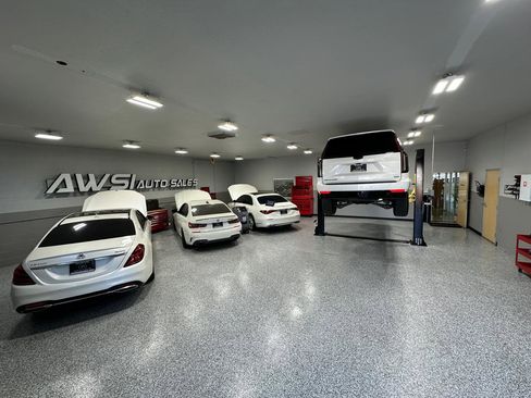 Used 2024 BMW 740i w/ Premium Package image 39