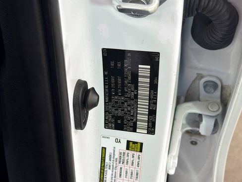 Used 2024 Toyota Corolla Cross LE FWD image 31