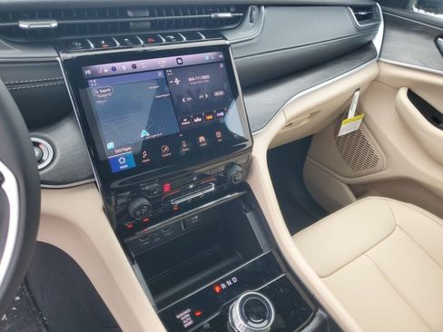 New 2025 Jeep Grand Cherokee L Limited AWD/4WD image 19