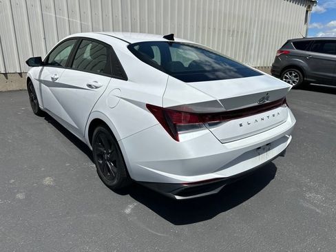 Used 2023 Hyundai Elantra SEL FWD image 6