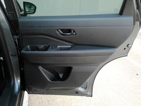Used 2024 Nissan Pathfinder SV w/ Black Appearance Package FWD image 22