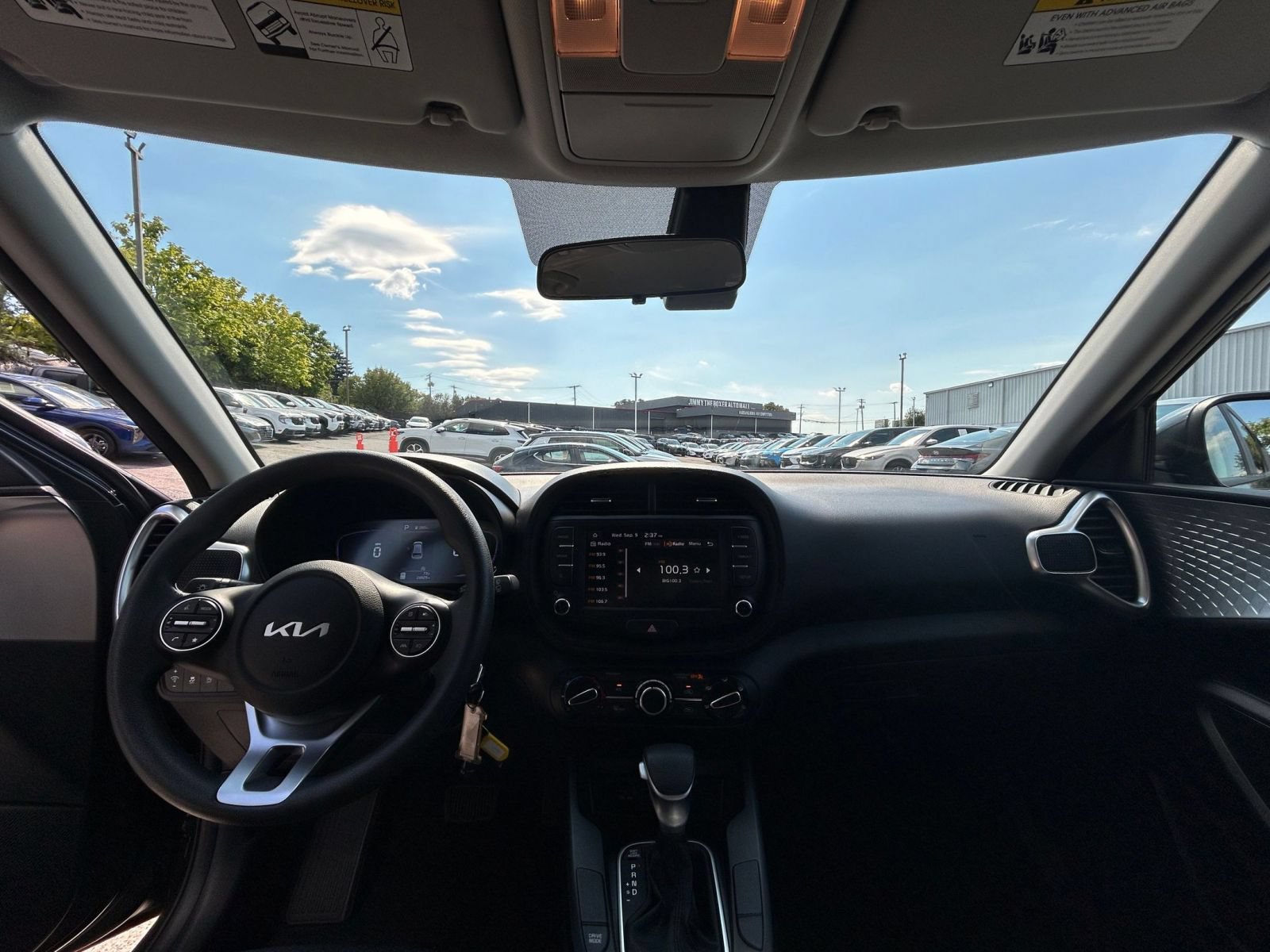 Used 2025 Kia Soul LX w/ LX Technology Package FWD image 27