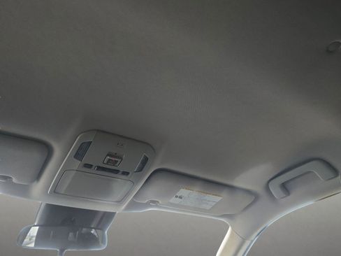 Used 2020 Toyota Highlander LE image 13