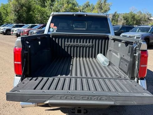 Used 2024 Toyota Tacoma Limited w/ Limited Package (LT) AWD/4WD image 17