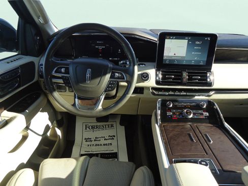 Used 2019 Lincoln Navigator L Reserve image 11