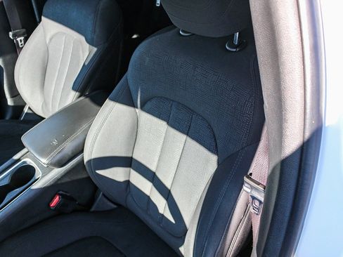 Used 2015 Chrysler 200 Limited image 27