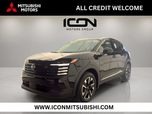 Used 2025 Nissan Kicks SR AWD/4WD image 1