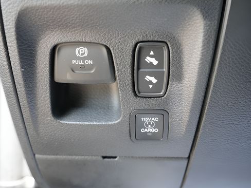 Used 2025 RAM 1500 Big Horn AWD/4WD image 25
