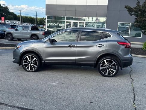 Used 2018 Nissan Rogue Sport SL w/ SL Premium Package FWD image 6