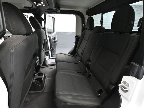 Used 2022 Jeep Gladiator Sport image 41