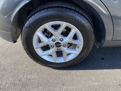 Used 2023 Kia Soul LX w/ LX Technology Package image 8