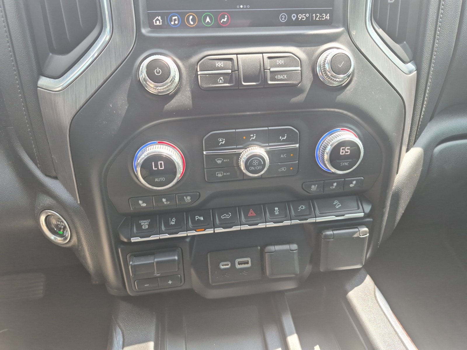Used 2020 GMC Sierra 3500 Denali w/ Denali Ultimate Package AWD/4WD image 18