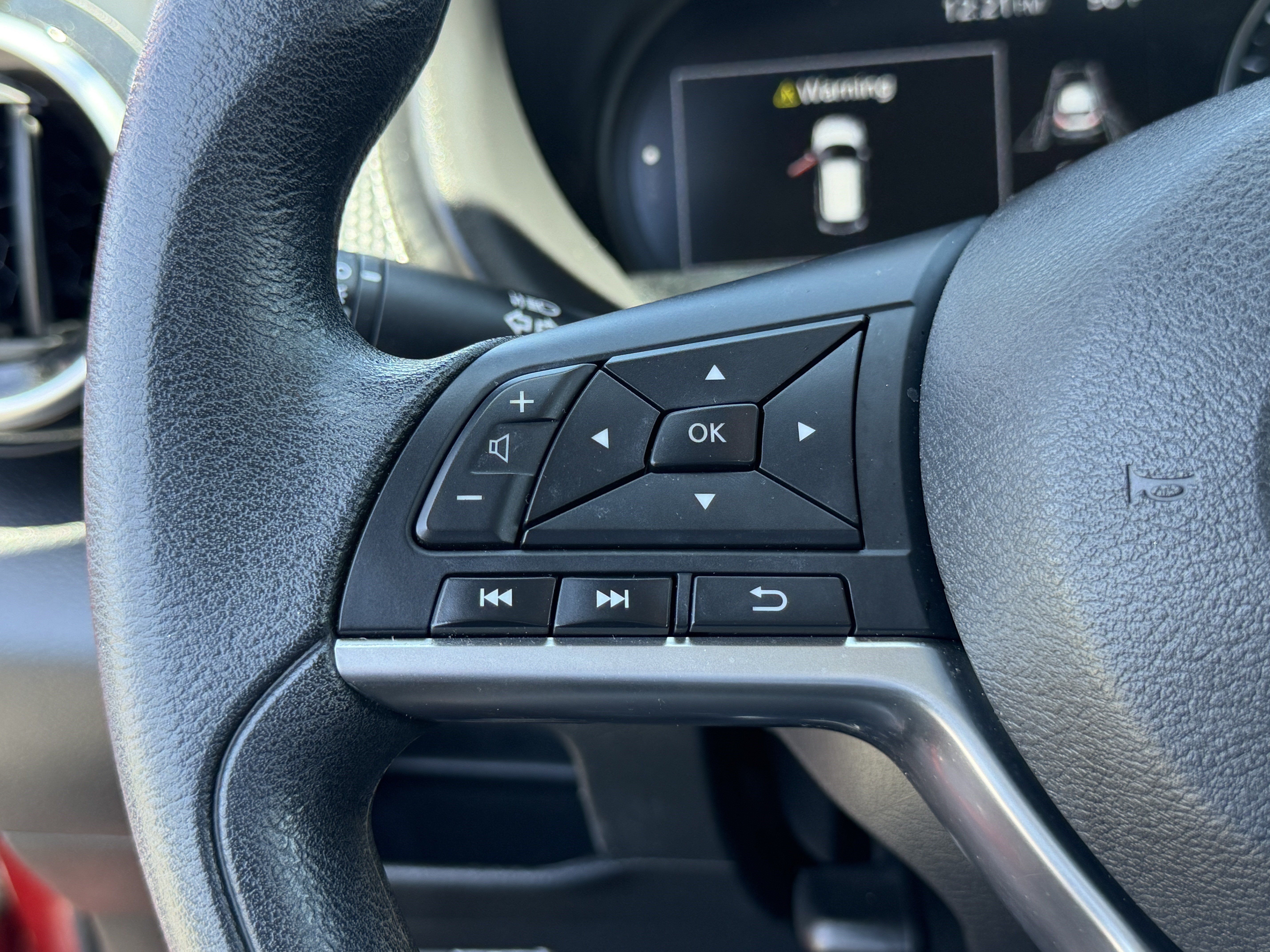 Used 2023 Nissan Kicks SV FWD image 18