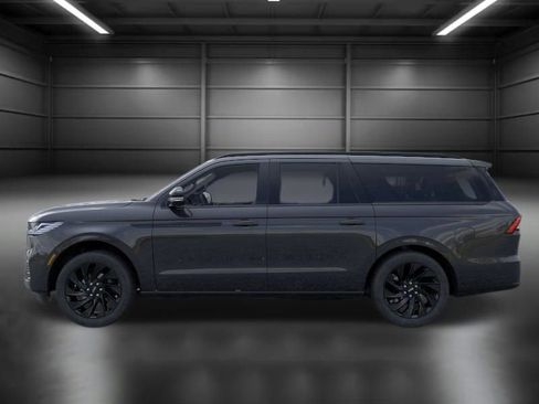 New 2026 Lincoln Navigator L Reserve AWD/4WD image 4