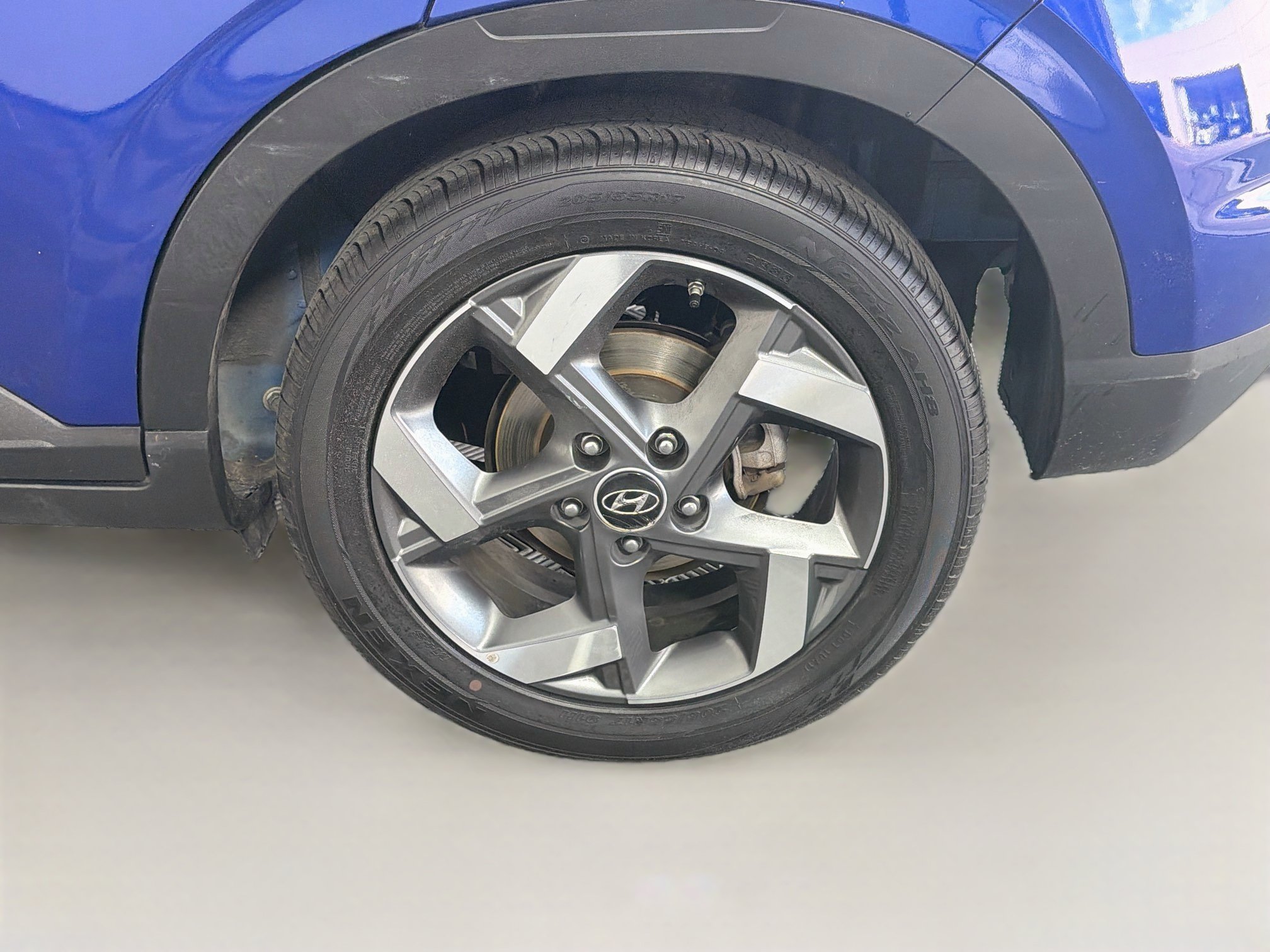 Used 2025 Hyundai Venue SEL FWD image 11