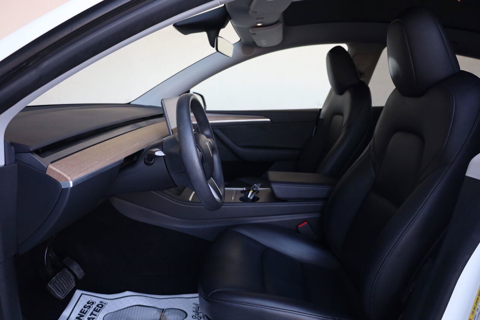 Used 2023 Tesla Model Y Long Range AWD/4WD image 17