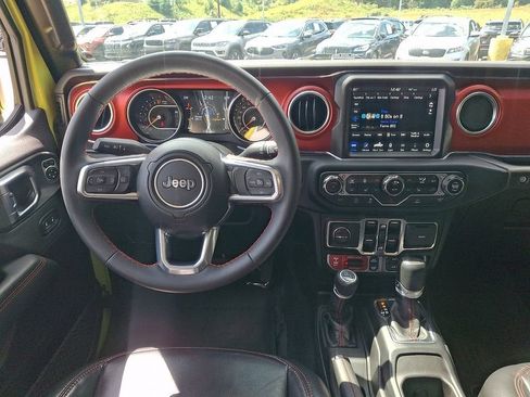 Used 2023 Jeep Gladiator Rubicon w/ Cold Weather Group AWD/4WD image 11
