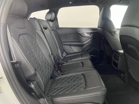 Used 2021 Audi SQ7 Prestige AWD/4WD image 24