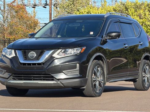 Used 2019 Nissan Rogue SV w/ Premium Package FWD image 8