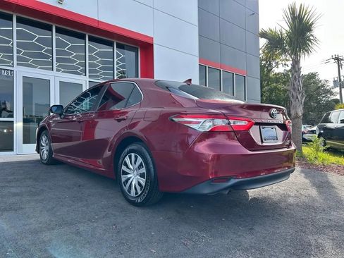 Used 2019 Toyota Camry LE image 6