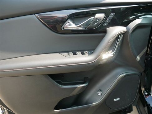 Used 2024 Chevrolet Blazer RS w/ Enhanced Convenience Package image 11