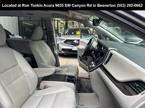 Used 2018 Toyota Sienna XLE AWD/4WD image 15