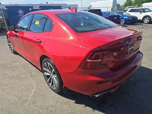 Used 2022 Volvo S60 B5 Momentum w/ Climate Package AWD/4WD image 5