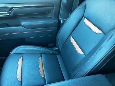 Used 2025 GMC Sierra 2500 AT4 image 29