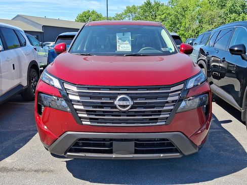New 2026 Nissan Rogue SV w/ Cold Weather Package AWD/4WD image 2