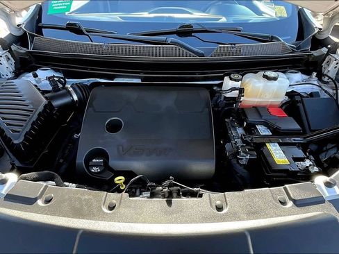 Used 2023 Chevrolet Traverse High Country w/ LPO, Floor Liner Package image 9