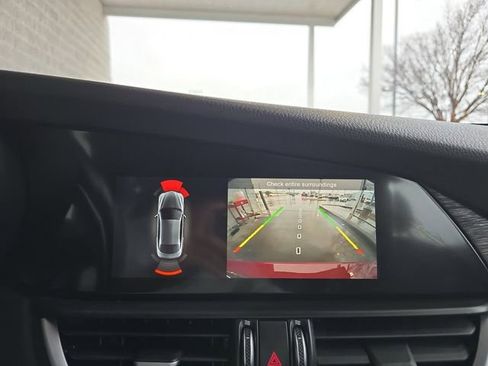 Used 2023 Alfa Romeo Giulia Sprint image 9