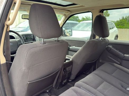 Used 2010 Ford Explorer XLT RWD image 23
