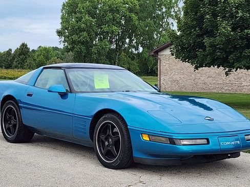 Used 1994 Chevrolet Corvette Coupe image 2