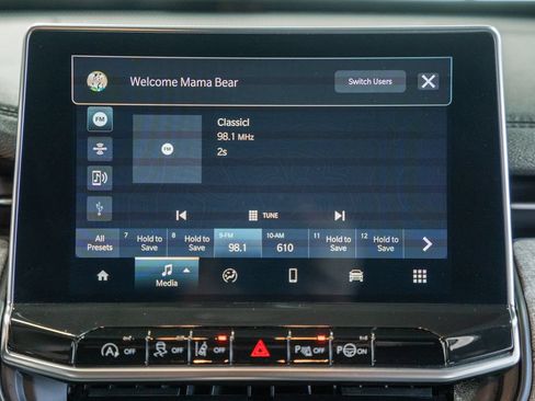 Certified 2023 Jeep Compass Latitude AWD/4WD image 23