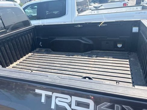 Used 2019 Toyota Tacoma TRD Off-Road w/ TRD Premium Off Road Package AWD/4WD image 16