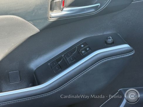 Used 2024 Toyota Highlander XLE image 19