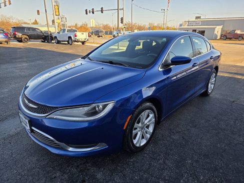 Used 2015 Chrysler 200 Limited image 2