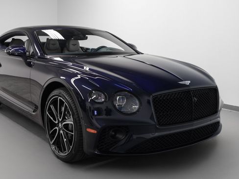 Used 2024 Bentley Continental GT image 9