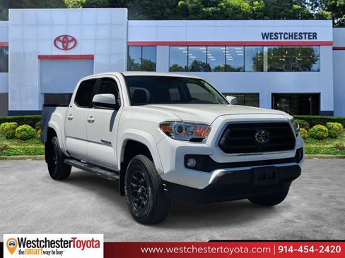 Certified 2021 Toyota Tacoma SR5 AWD/4WD image 1